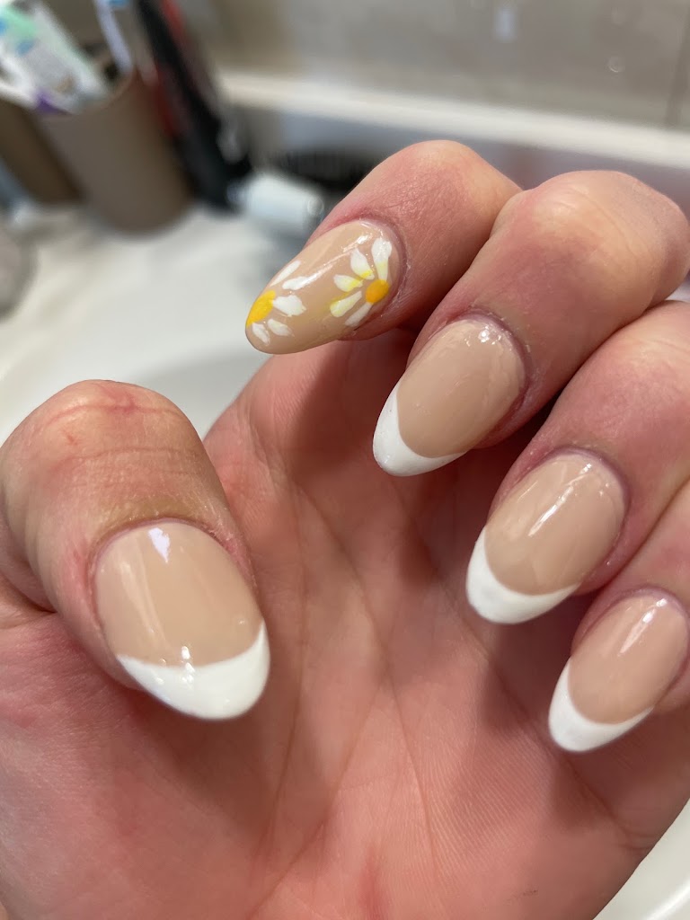 D K Nails 33012