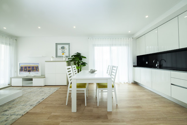 Opinii despre REMAX SUN EXPANSÃO - EQUIPA ANA MOTA & JOSÉ CABRITA în Portimão - Loja de móveis