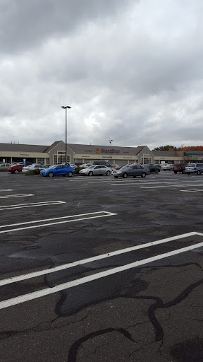 Shopping Mall «Copaco Shopping Center», reviews and photos, 335 Cottage Grove Rd, Bloomfield, CT 06002, USA
