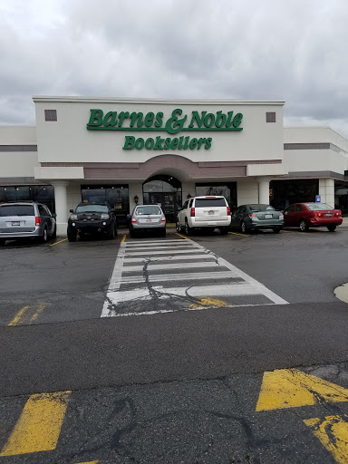Barnes & Noble, 7119 South 1300 East St, Midvale, UT 84047, USA, 
