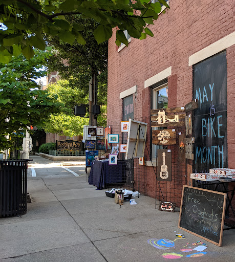 Book Store «Roebling Point Books & Coffee», reviews and photos, 306 Greenup St, Covington, KY 41011, USA