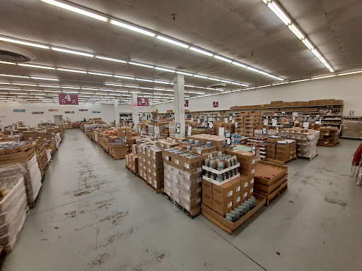 Candle Store «Factory Direct Candles», reviews and photos, 6252 Glenway Ave # A, Cincinnati, OH 45211, USA