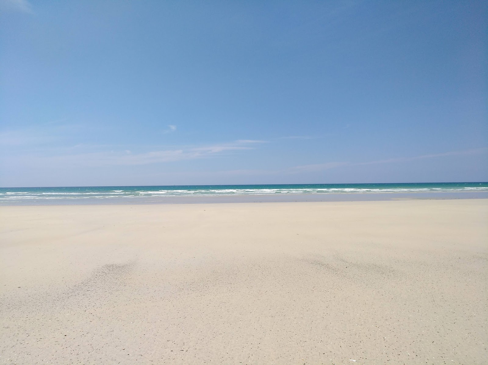 Foto von Plage de Tronoen mit lange, gerade küste