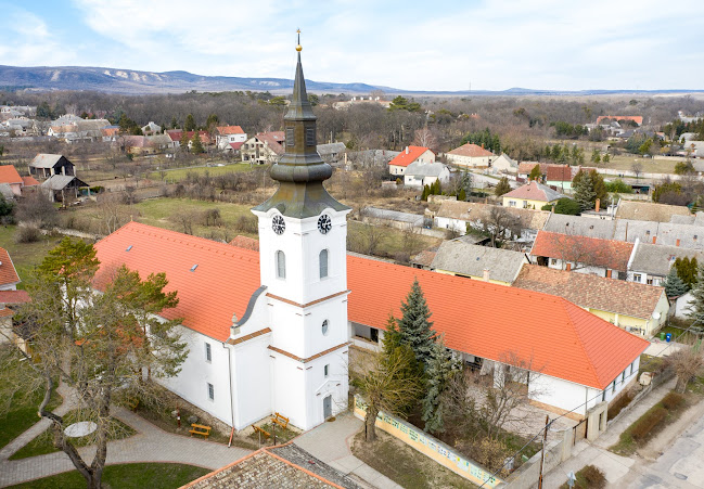 Csákvári Református templom