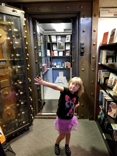 Book Store «Book Vault», reviews and photos, 105 S Market St, Oskaloosa, IA 52577, USA