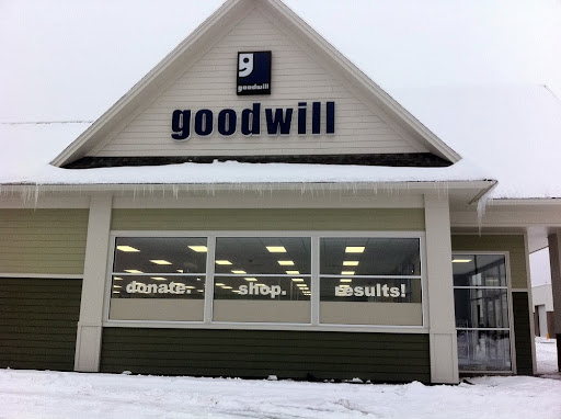 Goodwill Store and Donation Center, 939 Turner St, Auburn, ME 04210, Donations Center