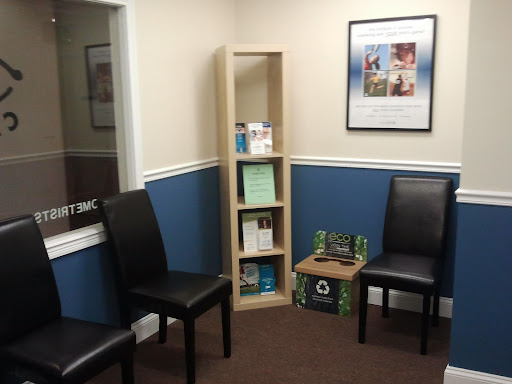 Eye Care Center «Family Eye Care of Elmwood Park», reviews and photos, 7310 W North Ave #2h, Elmwood Park, IL 60707, USA