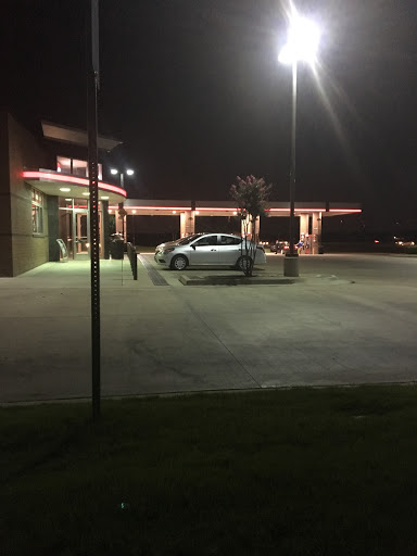 Gas Station «QuikTrip», reviews and photos, 2321 N Beach St, Haltom City, TX 76111, USA