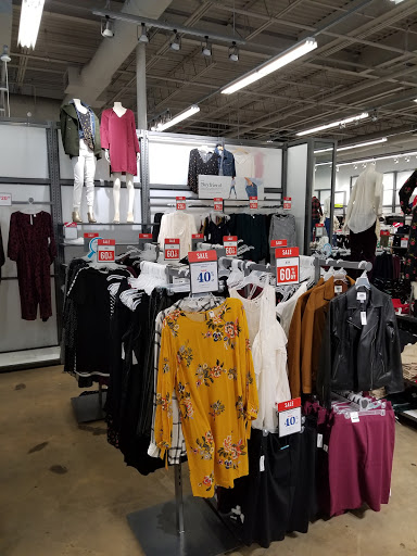 Clothing Store «Old Navy», reviews and photos, 697 Hillside Avenue, New Hyde Park, NY 11040, USA