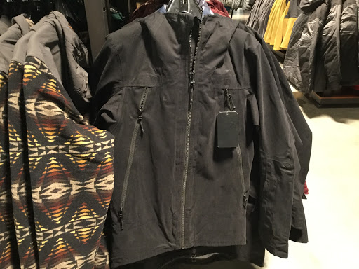 Clothing Store «The North Face Outlet», reviews and photos, 525 S Grand Central Pkwy, Las Vegas, NV 89106, USA