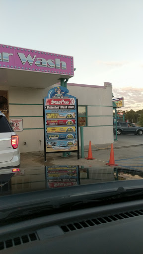 Whistle Express Car Wash en Cleveland
