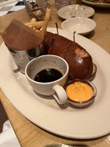 Restaurant «The Cheesecake Factory», reviews and photos, 115 Huntington Ave, Boston, MA 02199, USA