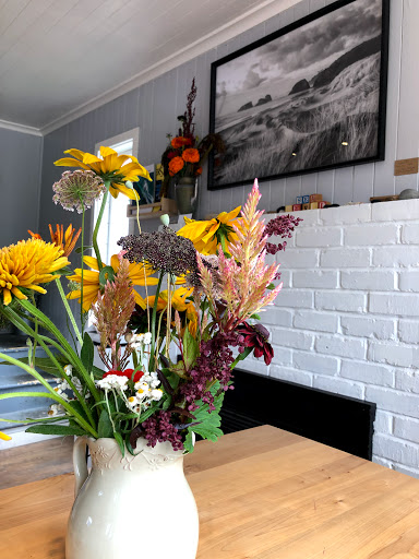 Coffee Shop «Sea Level Bakery + Coffee», reviews and photos, 3116 S Hemlock St, Cannon Beach, OR 97103, USA