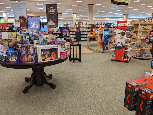 Book Store «Barnes & Noble Booksellers Pensacola», reviews and photos, 1200 Airport Blvd, Pensacola, FL 32504, USA