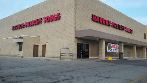 Hardware Store «Harbor Freight Tools», reviews and photos, 7600 la Crosse Ave, Burbank, IL 60459, USA
