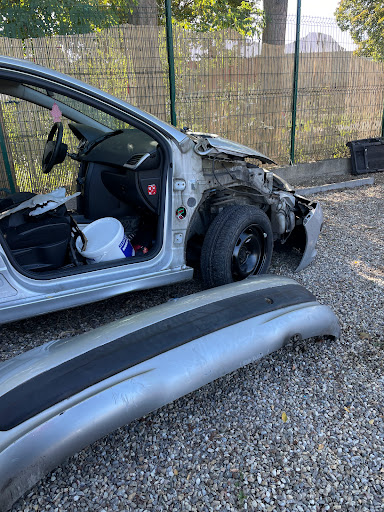 Photo 2 - AJ AUTO DEMOLITION