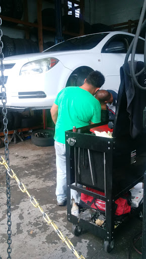 Auto Repair Shop «Royal Auto Repair», reviews and photos, 504 S Orange Blossom Trail, Orlando, FL 32805, USA