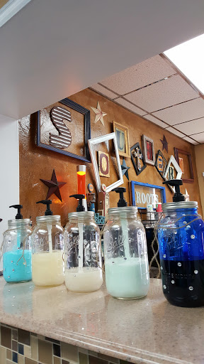 Beauty Salon «Southern Roots Salon», reviews and photos, 402 W Main St, Decatur, TX 76234, USA