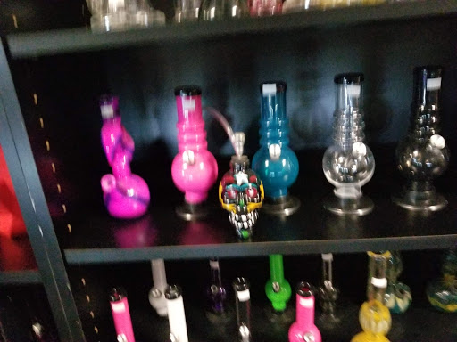 Tobacco Shop «Happy Bros. Smoke Shop & Novelty Store», reviews and photos, 11747 W Pico Blvd, Los Angeles, CA 90064, USA