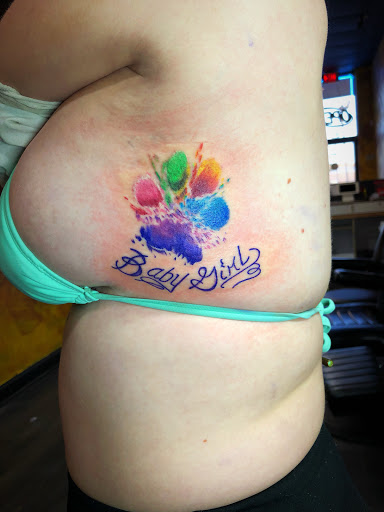 Tattoo Shop «Scratch The Surface Tattoo», reviews and photos, 6550 International Dr #111, Orlando, FL 32819, USA