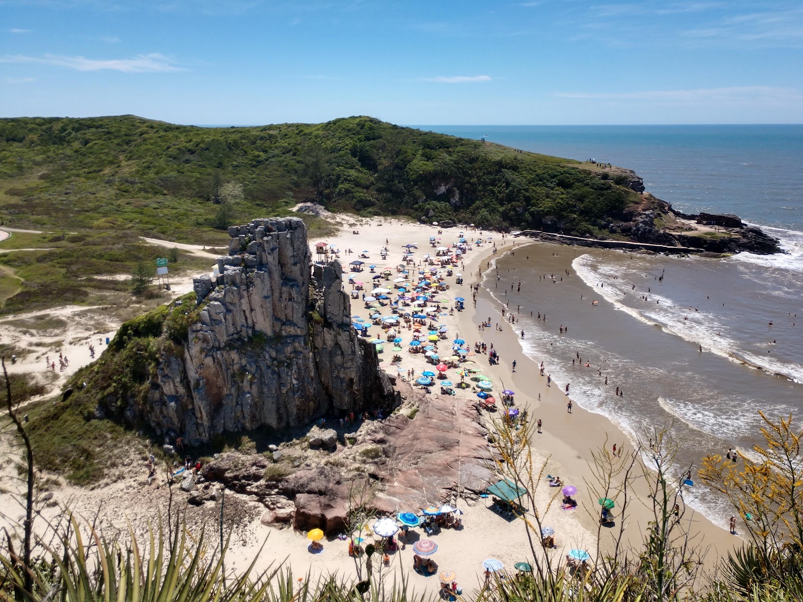 Foto de Playa de la Guarita con brillante arena fina superficie