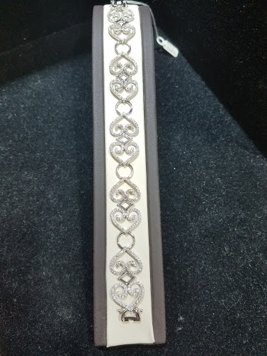 Jewelry Store «Levit Jewelers», reviews and photos, 1000 Park Blvd E, Massapequa Park, NY 11762, USA