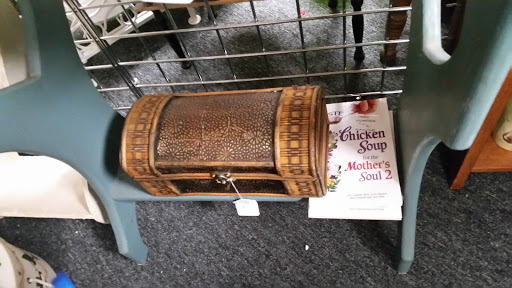 Antique Furniture Store «Old American Barn», reviews and photos, 107 Martinsburg Ave, Gordonsville, VA 22942, USA