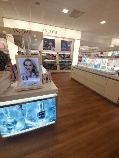 Hair Salon «Ulta Beauty», reviews and photos, 24235 Magic Mountain Pkwy, Valencia, CA 91355, USA