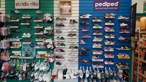 Shoe Store «Footbeats Stride Rite/ Footbeats Comfort and Wide», reviews and photos, 420 Enfield St, Enfield, CT 06082, USA