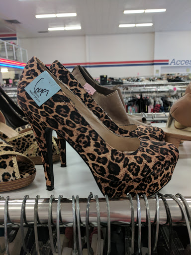 Thrift Store «Rescue Mission Alliance», reviews and photos, 18344 Sherman Way, Reseda, CA 91335, USA