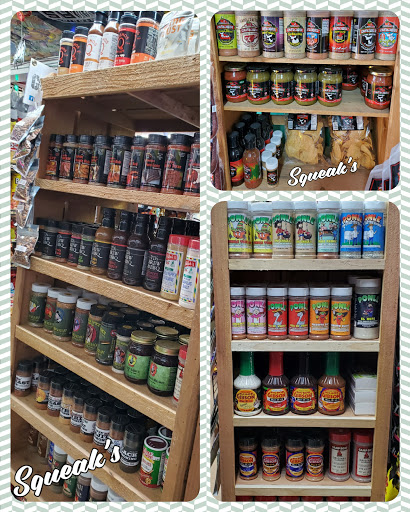 Convenience Store «Squeaks», reviews and photos, 1109 F St, Floresville, TX 78114, USA