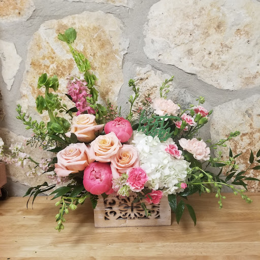 Florist «Plantiques Flowers by Brenda Fry», reviews and photos, 30131 Bulverde Ln, Bulverde, TX 78163, USA