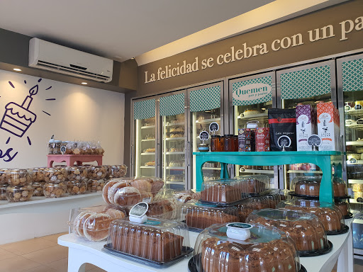 Pastelería Quemen Santa Lucía en Santa Lucía del Camino