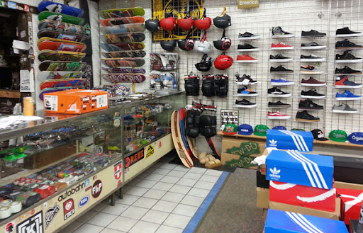Sporting Goods Store «Southport Rigging Inc», reviews and photos, 2926 75th St, Kenosha, WI 53143, USA
