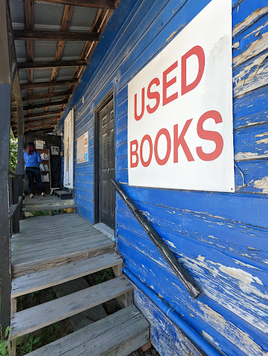 Used Book Store «Books Do Furnish a Room», reviews and photos, 1809 W Markham Ave, Durham, NC 27705, USA