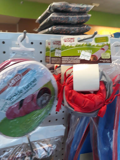 Pet Supply Store «House of Pets Inc», reviews and photos, 29500 Ford Rd, Garden City, MI 48135, USA