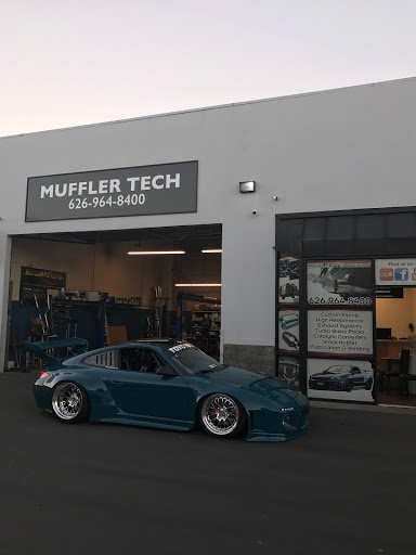 Muffler Technician image