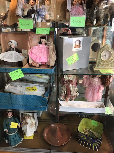 Used Furniture Store «Cobwebs Used Furniture», reviews and photos, 1008 Wappoo Rd, Charleston, SC 29407, USA