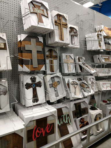 Home Goods Store «At Home», reviews and photos, 4620 Stadium Dr, Kalamazoo, MI 49008, USA