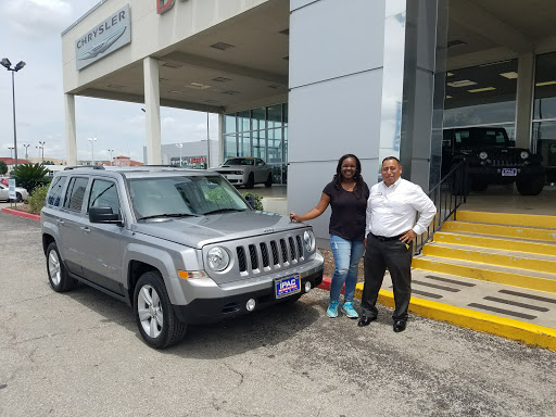 Car Dealer «Ingram Park Chrysler Jeep Dodge RAM», reviews and photos, 7000 NW Loop 410, San Antonio, TX 78238, USA
