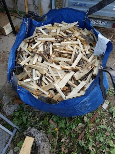 AAEM – Livraison de bois de chauffage à Saint-Philbert-de-Grand-Lieu à Saint-Philbert-de-Grand-Lieu
