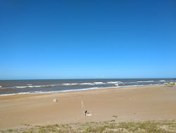 Photo de Ipiranga Pontal Beach avec rivage droit, long