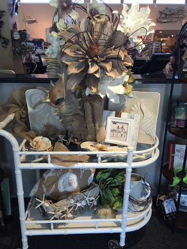 Collectibles Store «Classic Boutique & Gallery», reviews and photos, 2678 Bayshore Blvd, Dunedin, FL 34698, USA