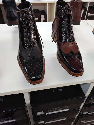 Discount Store «Greenbriar Discount Mall», reviews and photos, 2975 Headland Dr SW, Atlanta, GA 30311, USA