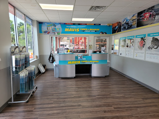 Tire Shop «Advantage Tire & Auto», reviews and photos, 601 Palm Harbor Blvd, Palm Harbor, FL 34683, USA