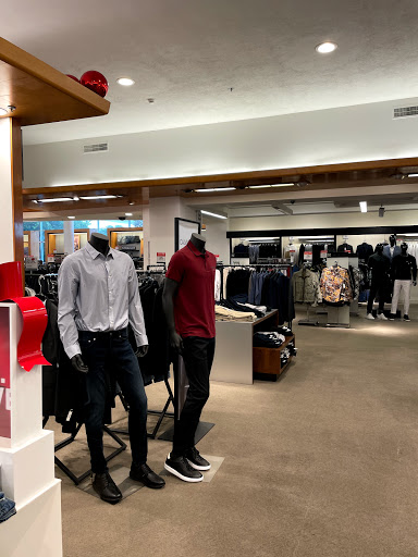 Shopping Mall «Shops On Lake Avenue», reviews and photos, 345 S Lake Ave, Pasadena, CA 91101, USA