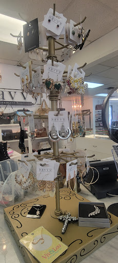 Consignment Shop «SecondHand Savvys», reviews and photos, 210 S Kings Ave, Brandon, FL 33511, USA