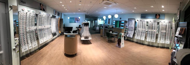 Specsavers Opticians and Audiologists - London - Whitechapel - Optician
