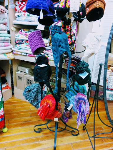 Gift Shop «Quilts Unlimited/ J. Fenton Gifts», reviews and photos, 118 E Main St, Charlottesville, VA 22902, USA