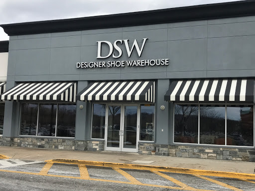 DSW Designer Shoe Warehouse, 3091 Main St, Mohegan Lake, NY 10547, USA, 